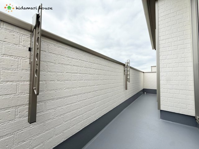 伊奈町栄1丁目46番　新築戸建　ハートフルBのバルコニー