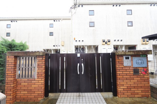 グランツ藤24のエントランス