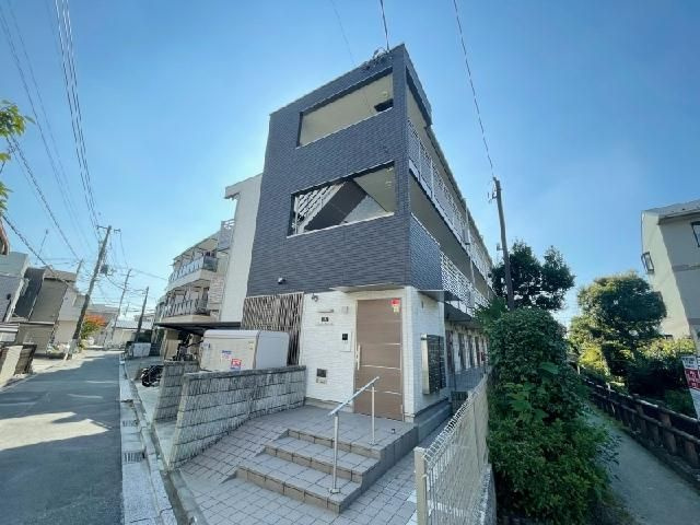 クレイノフラーズ　アント　ルポの外観