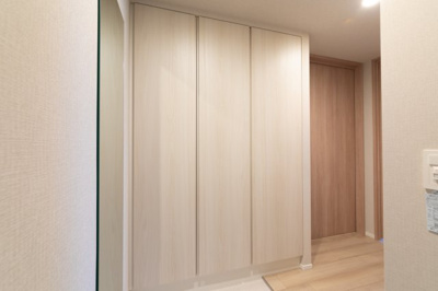 【玄関】 | プラウドフラット上野松が谷