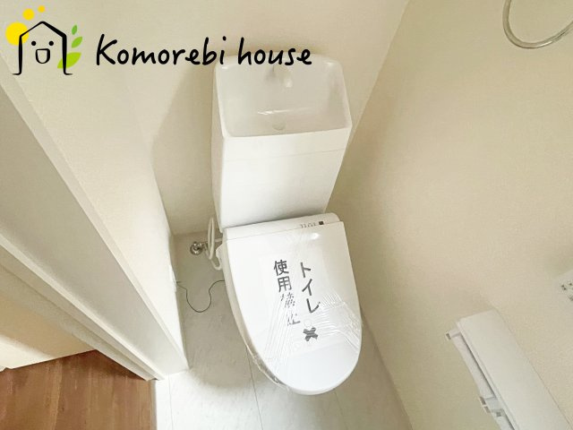 白岡市白岡　8期　新築一戸建て　リーブルガーデン　02のトイレ|清潔感のあるトイレです