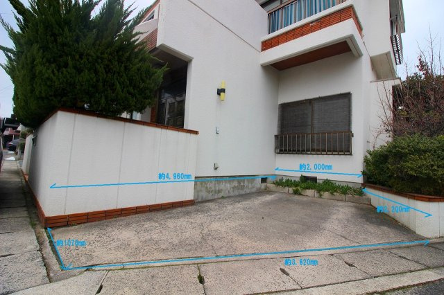 ■□旗ヶ崎1丁目RC戸建□■の駐車場|車種制限がございます。