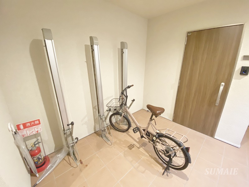 チューダーハウス常盤のその他共用部分|室内駐輪スペース☆