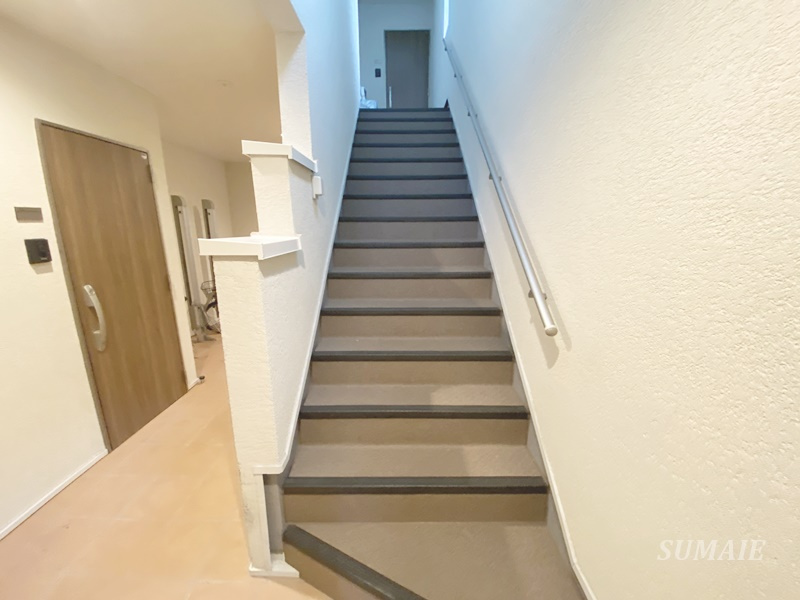 チューダーハウス常盤のその他共用部分|共用階段です☆