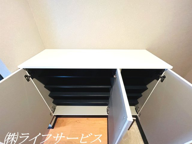 【玄関】 | ユニライフ北大阪２号棟 | 玄関／シューズボックス設置