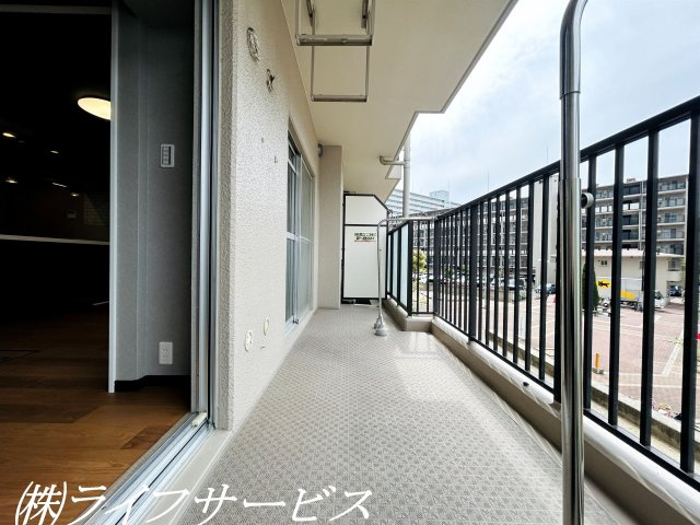 【バルコニー】 | ユニライフ北大阪２号棟 | 南西向きの陽当り良好のバルコニー！