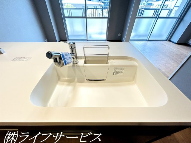 【キッチン】 | ユニライフ北大阪２号棟 | キッチンシンク／浄水器付水栓搭載！