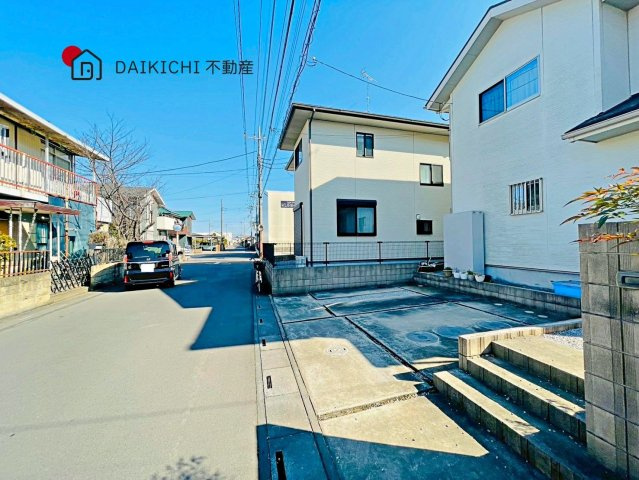 【前面道路含む現地写真】 | 行田市藤原町2丁目　中古戸建
