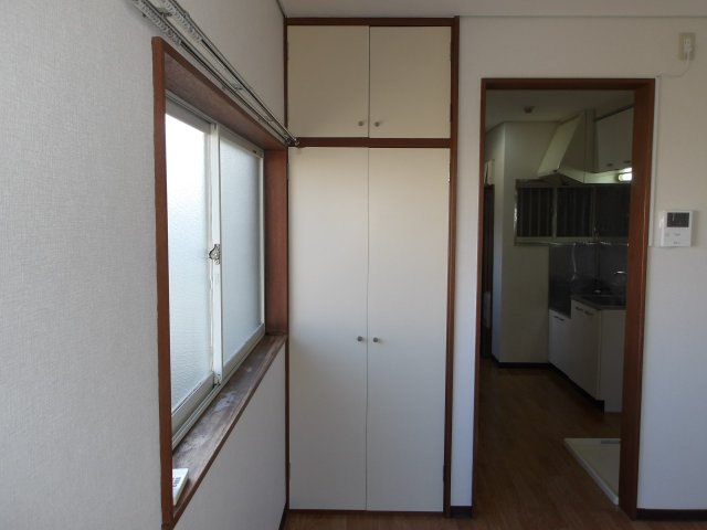 ウィスタリアD.Cの洋室