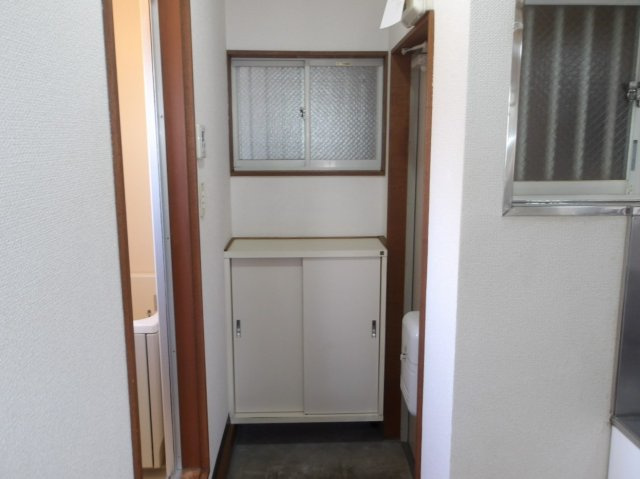 ウィスタリアD.Cの玄関