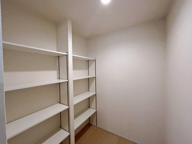 リーブルガーデンうるま市与那城屋慶名　2号棟の収納