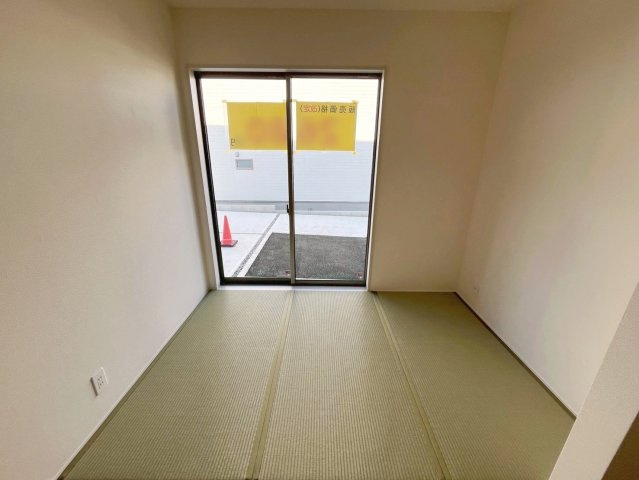 リーブルガーデンうるま市与那城屋慶名　2号棟の和室|タタミコーナー3帖