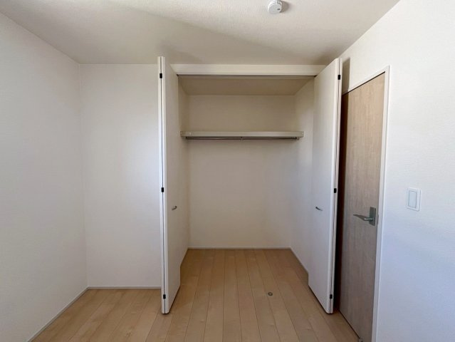 リーブルガーデンうるま市与那城屋慶名　2号棟の収納|4.5帖