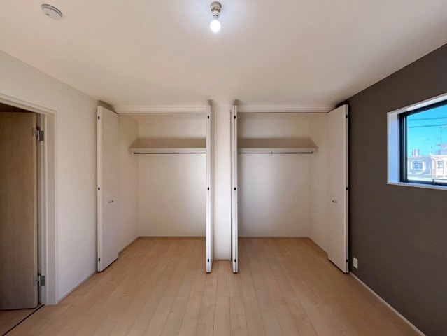 リーブルガーデンうるま市与那城屋慶名　2号棟の洋室|8帖