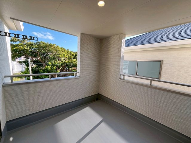 リーブルガーデンうるま市与那城屋慶名　2号棟のバルコニー