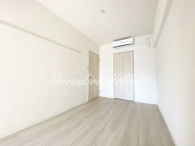 厚木市栄町２丁目の賃貸マンションの寝室|白基調な洋室♪