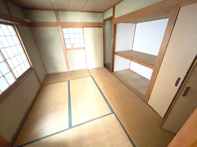 灘区篠原台　の和室|押入れが付いた６畳の和室