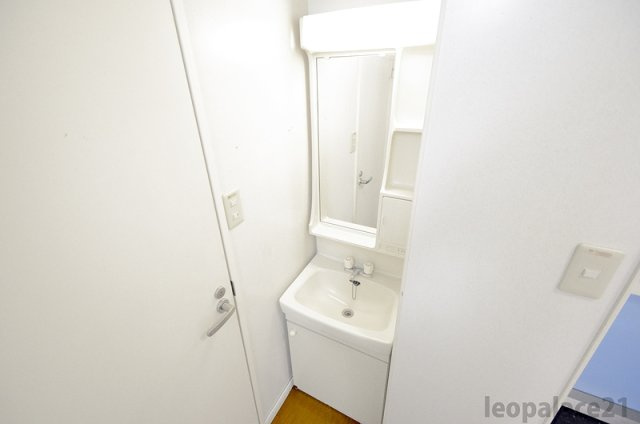 レオパレス若松の内装|独立洗面台