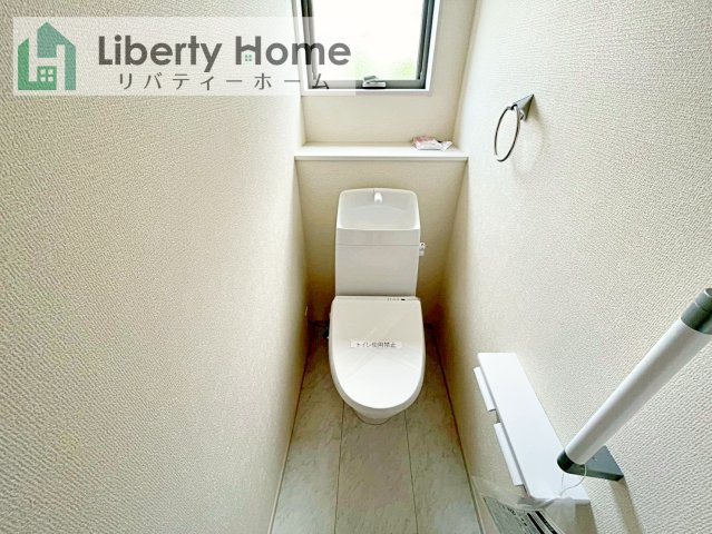境町第8　新築戸建のトイレ