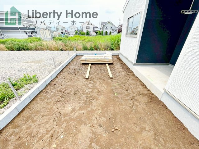 境町第8　新築戸建の前面道路含む現地写真