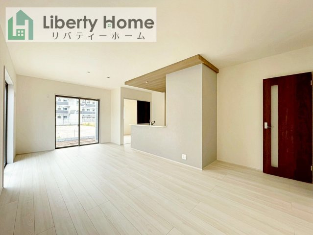 境町第8　新築戸建の居間・リビング