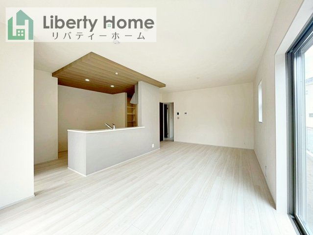境町第8　新築戸建の居間・リビング