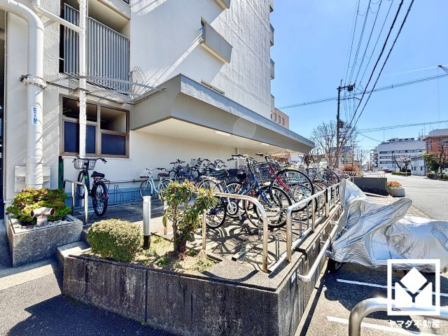 吉祥院ガーデンハイツ（Ｂ棟）の駐車場