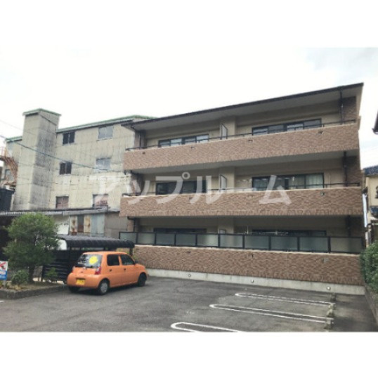 ハイツ大牧の駐車場