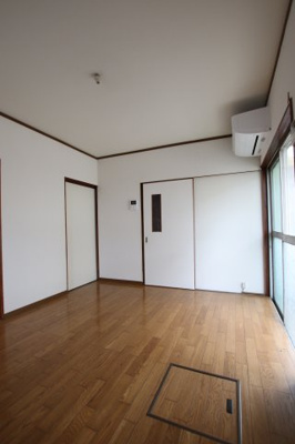 【居間・リビング】 | 楠ケ丘庭付き戸建