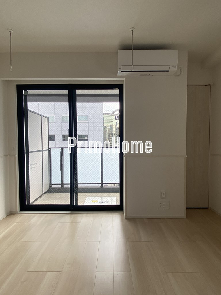 ベスティエ秋葉原の居間・リビング