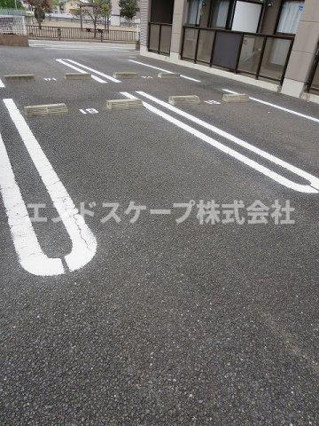 クレメント・ヴィラの駐車場|高崎、前橋のお部屋探しはエンドスケープまで！お客様の理想お聞かせ下さい♪