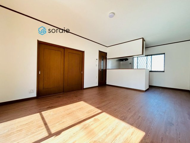 川越市府川　中古戸建の居間・リビング|令和8年２月19日撮影。