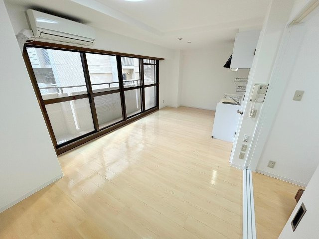 パークモダン新大阪の居間・リビング