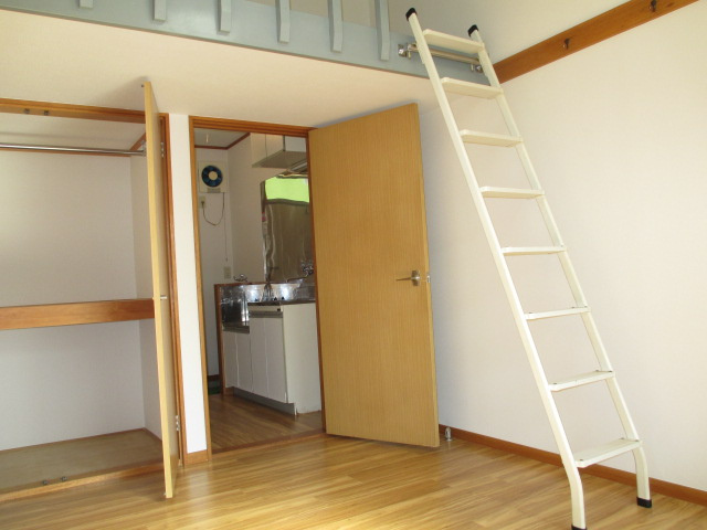 アベニュー四季の居間・リビング