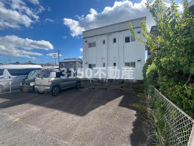 シャルマンパレスＵⅠの駐車場|外観写真（昼）