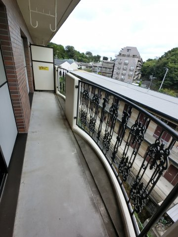 【バルコニー】