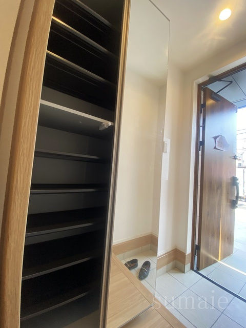 Ｋｏｌｅｔ王子神谷♯10の収納|玄関収納