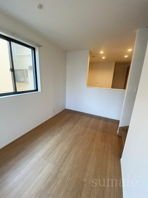 Ｋｏｌｅｔ王子神谷♯10の居間・リビング|15帖のLDK☆