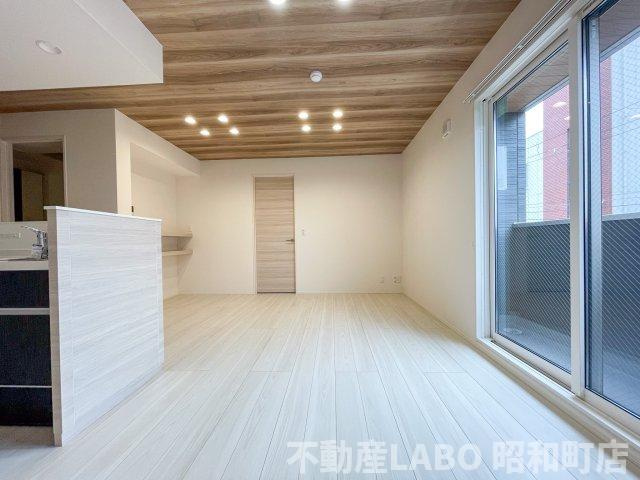 スペチアーレ平野西の洋室