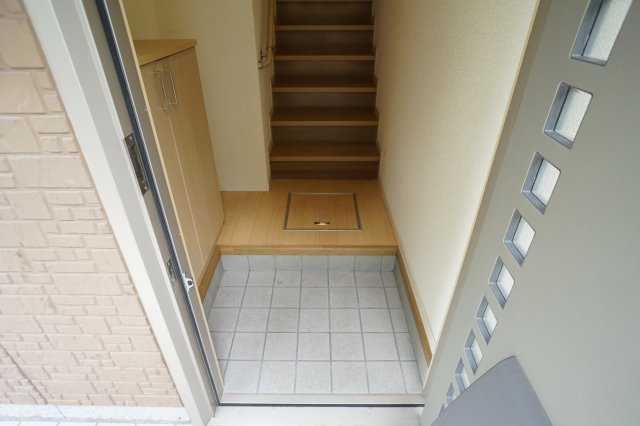 シャーメゾン東松ヶ丘Ｂの玄関