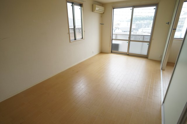 シャーメゾン東松ヶ丘Ｂの居間・リビング