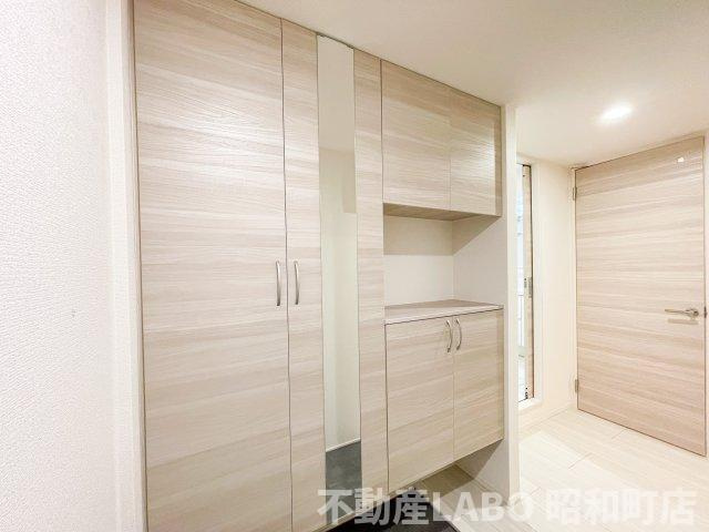 スペチアーレ平野西の玄関