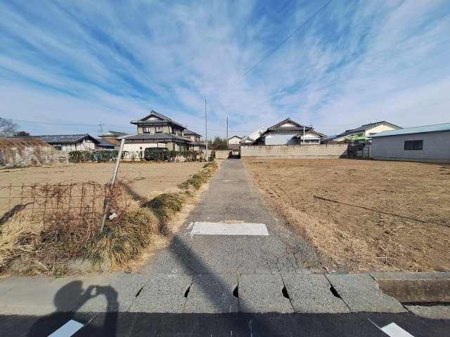高崎市萩原町売土地の前面道路含む現地写真