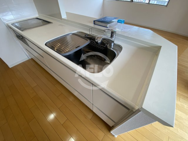 グレンパーク梅田北のキッチン|グレンパーク梅田北　キッチンカウンター