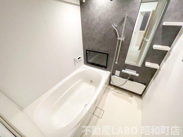 スペチアーレ平野西の浴室