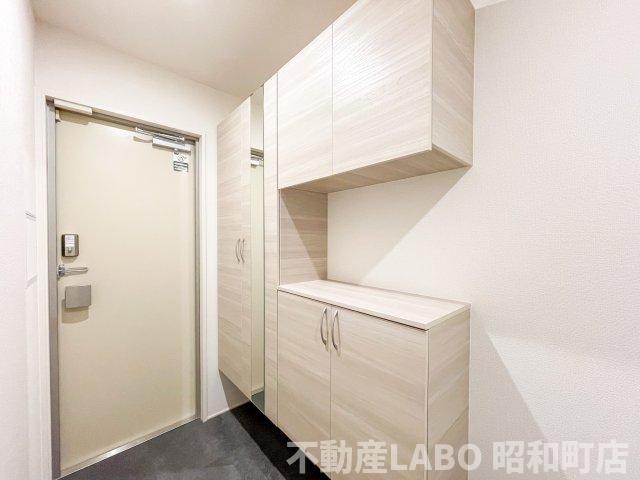 スペチアーレ平野西の玄関