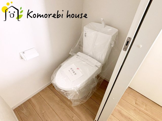 上尾市小泉　6期　新築一戸建て　グレース　01のトイレ|シンプルで使いやすいトイレです