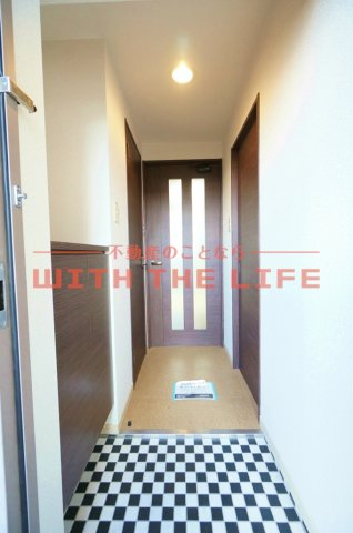 リード中央町【10,000円キャッシュバック対象物件】の玄関|ゆったりとした玄関です