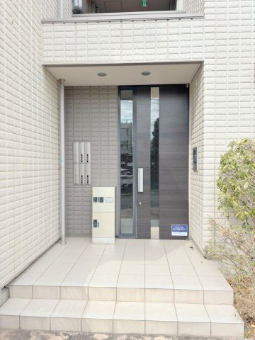 へーベルメゾン藤沢本町のエントランス