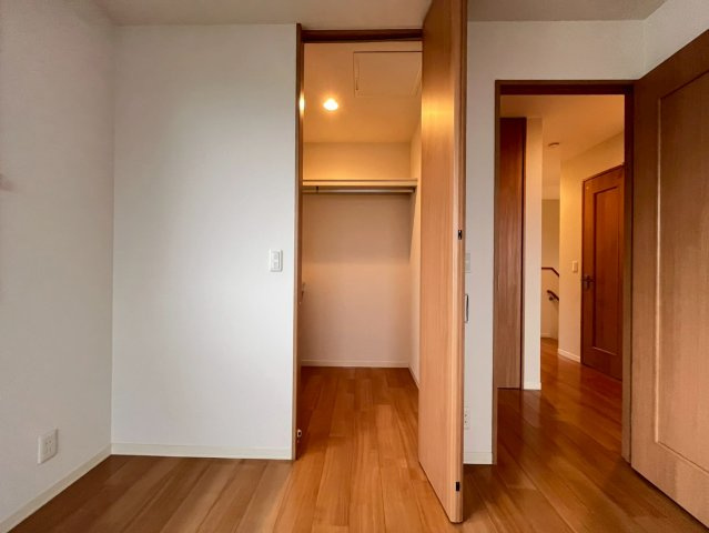 高丸1丁目戸建の収納